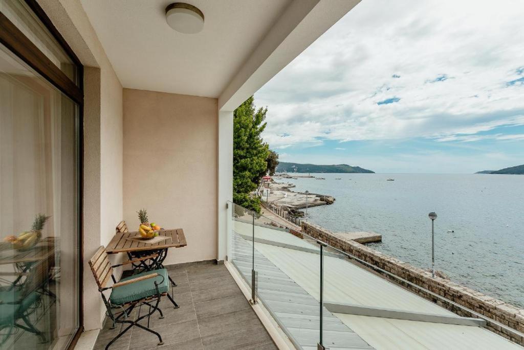 Apartments Joy Herceg Novi Exteriér fotografie